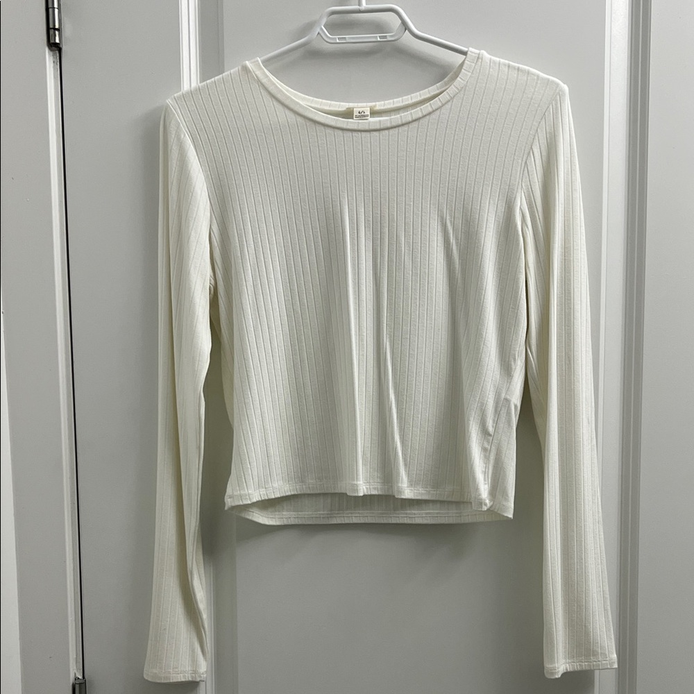*NWT* GARAGE WHITE Ribbed Long Sleeve Top - large